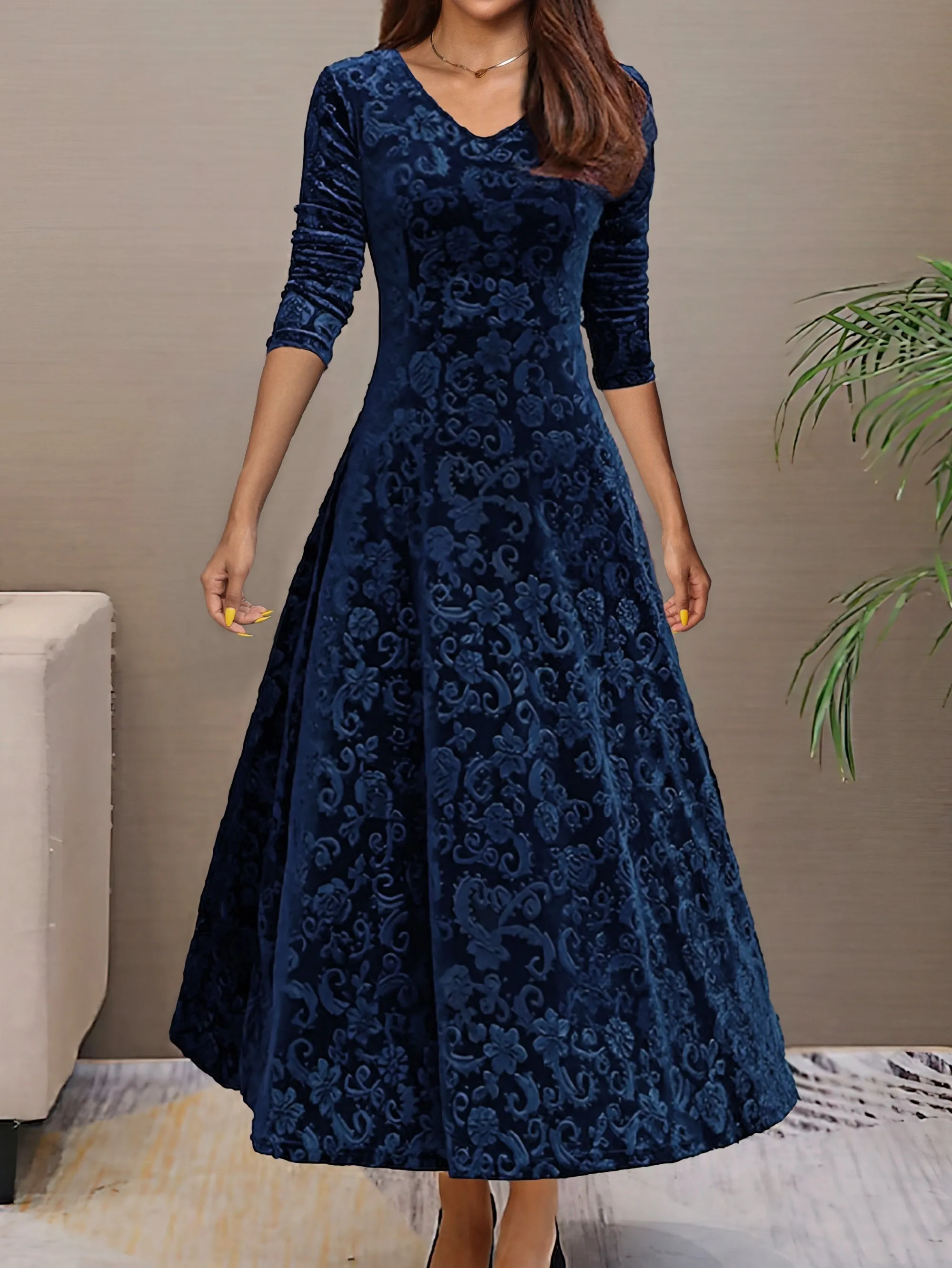 Aranza® | Women's V-neck velvet dress
