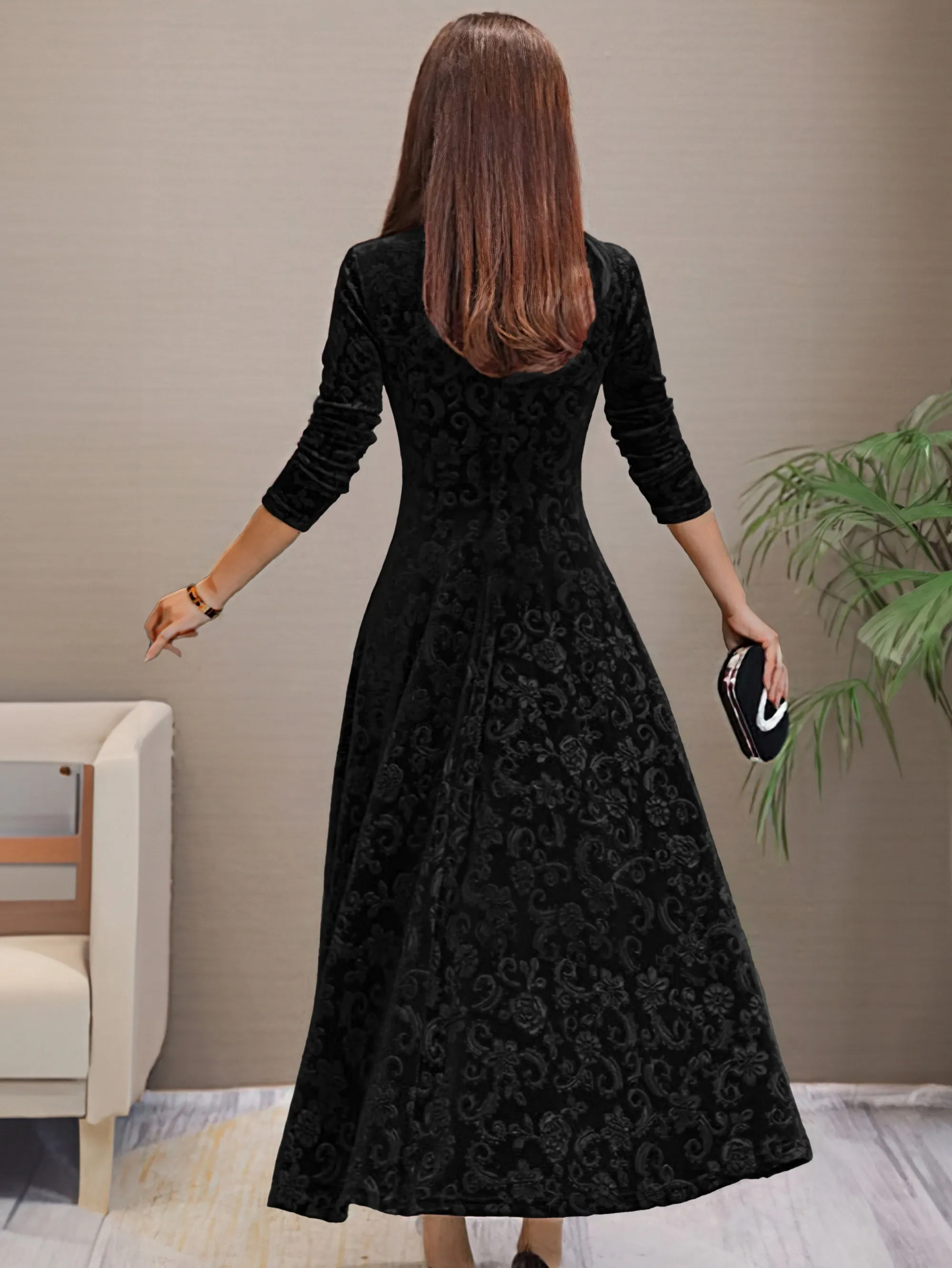 Aranza® | Women's V-neck velvet dress