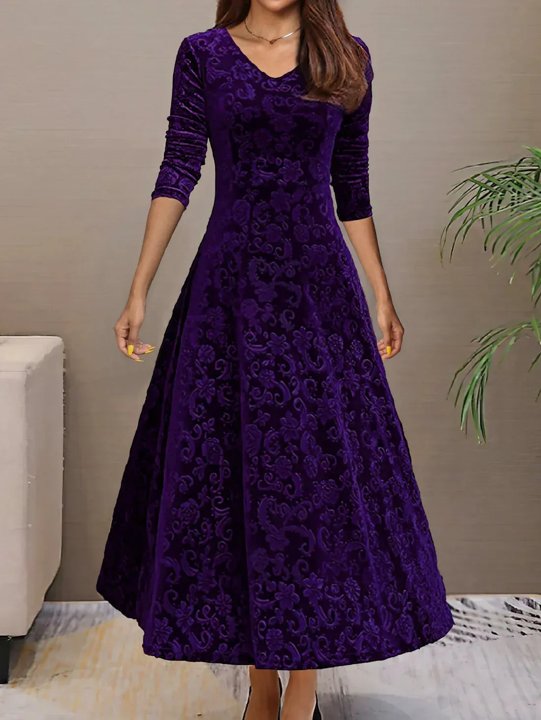 Aranza® | Women's V-neck velvet dress