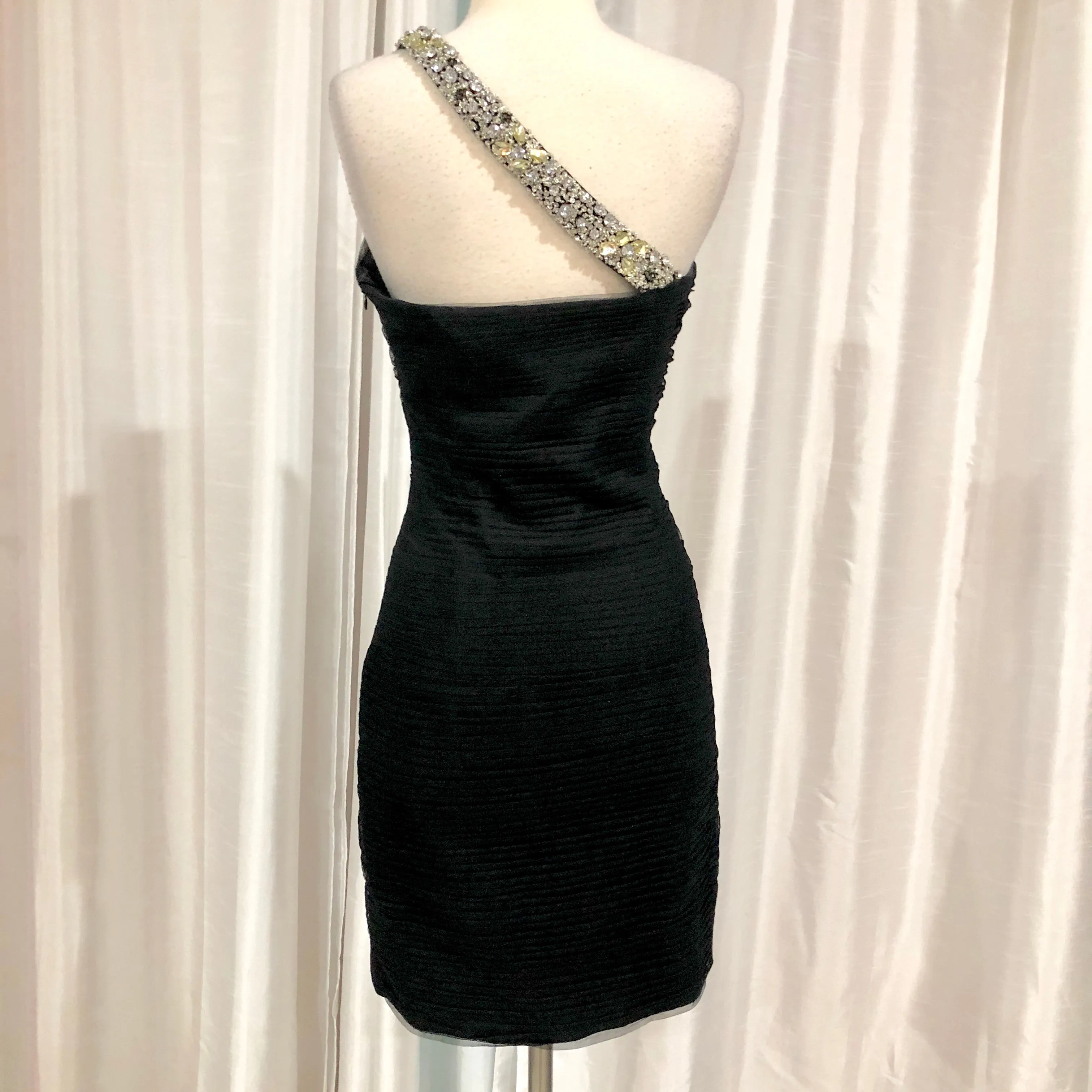 BOUTIQUE Short Black One Shoulder Gown Size 10