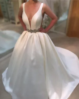 Delicate 2018 Wedding Dresses Satin Rhinestones Belt Modest Satin Wedding Gowns Backless