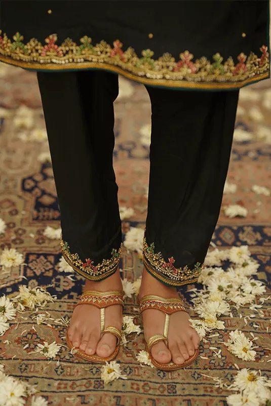 Designer Pakistani Eid Dresses in Black Kameez Salwar