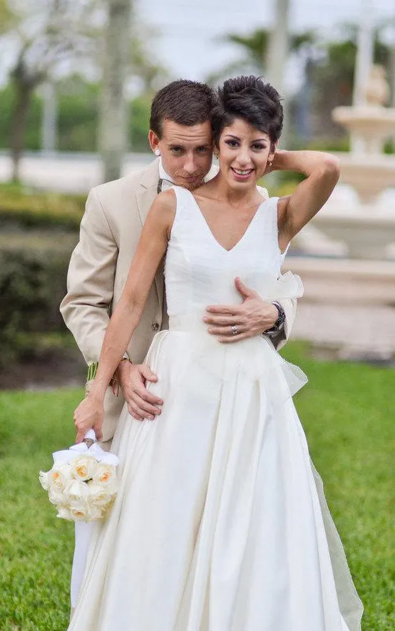 Elegant V-Neck Sleeveless Floor-Length A-Line Satin Wedding Dress-ET_711000