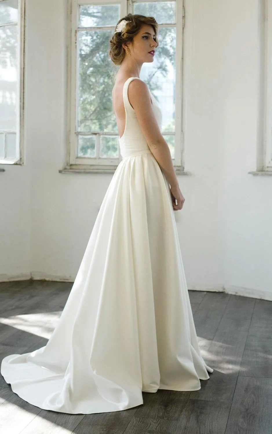 Elegant V-Neck Sleeveless Floor-Length A-Line Satin Wedding Dress-ET_711000