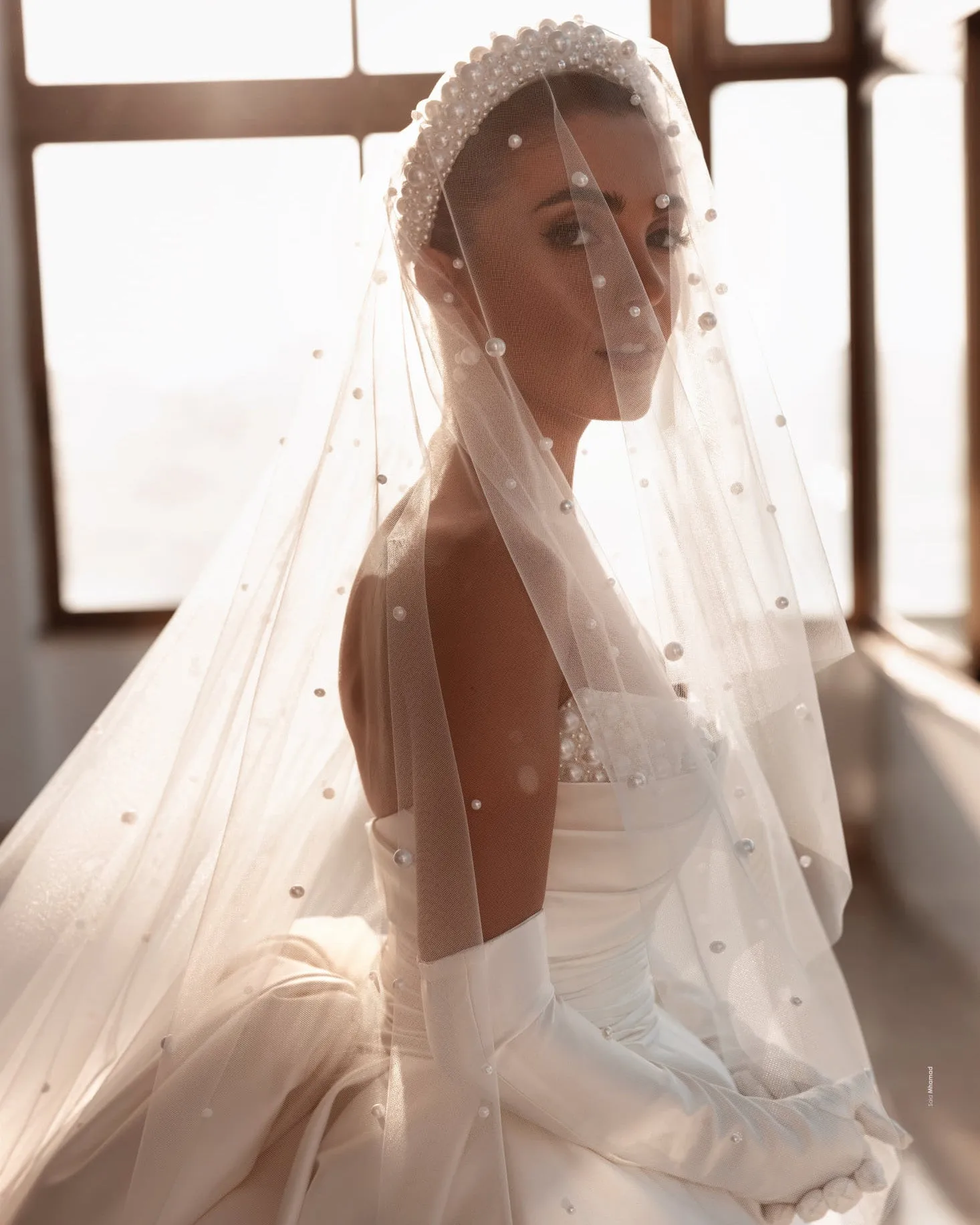 Fabulous Satin Ball Gown Wedding Dresses With Pearls Strapless 2022 Bridal Gowns with Bowknot