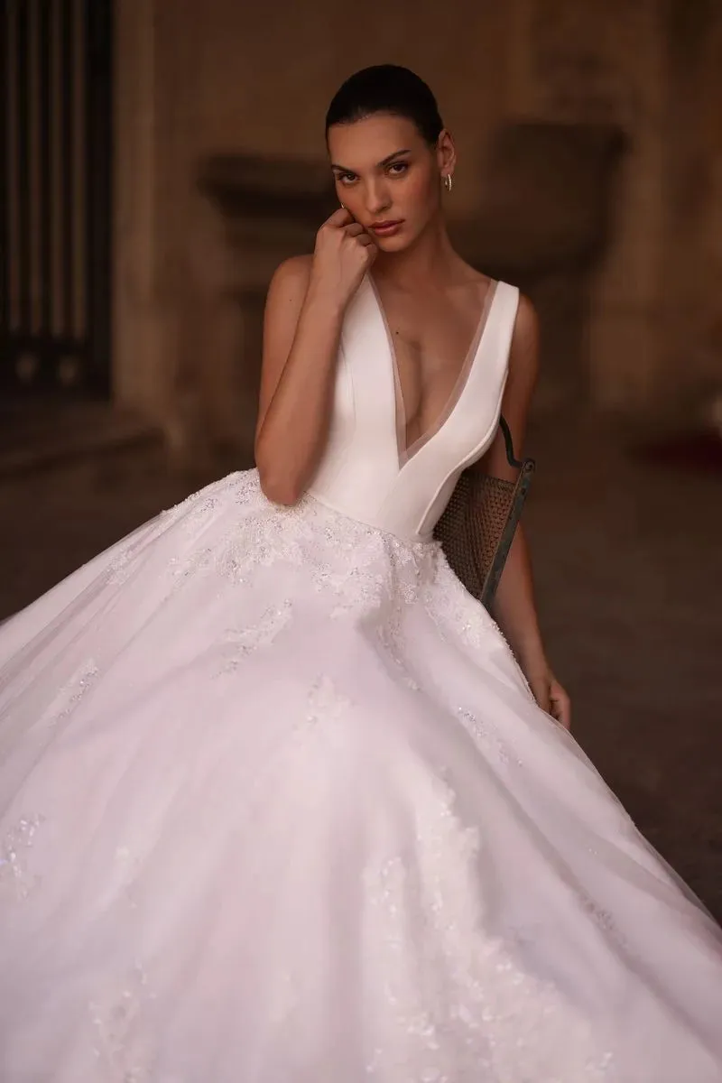 Graceful A Line Wedding Dresses for Women Deep V Neck Appliques Lace Tulle Sweep Train Drop Shipping Vestidos De Novia