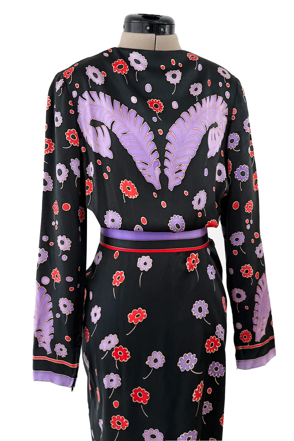 Rare Spring 1979 Chloe by Karl Lagerfeld Stunning Silk Print Plunge Dress w Belt