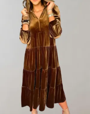 Rita® | Loose velvet dress with a V-neck