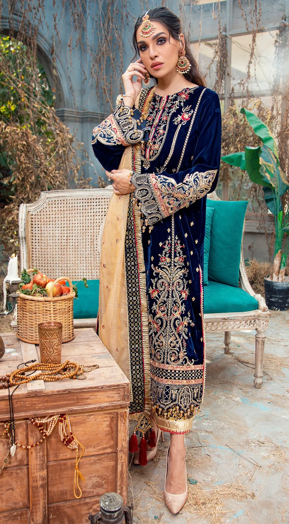Royal Blue Pakistani Velvet Salwar Kameez Online #PN562