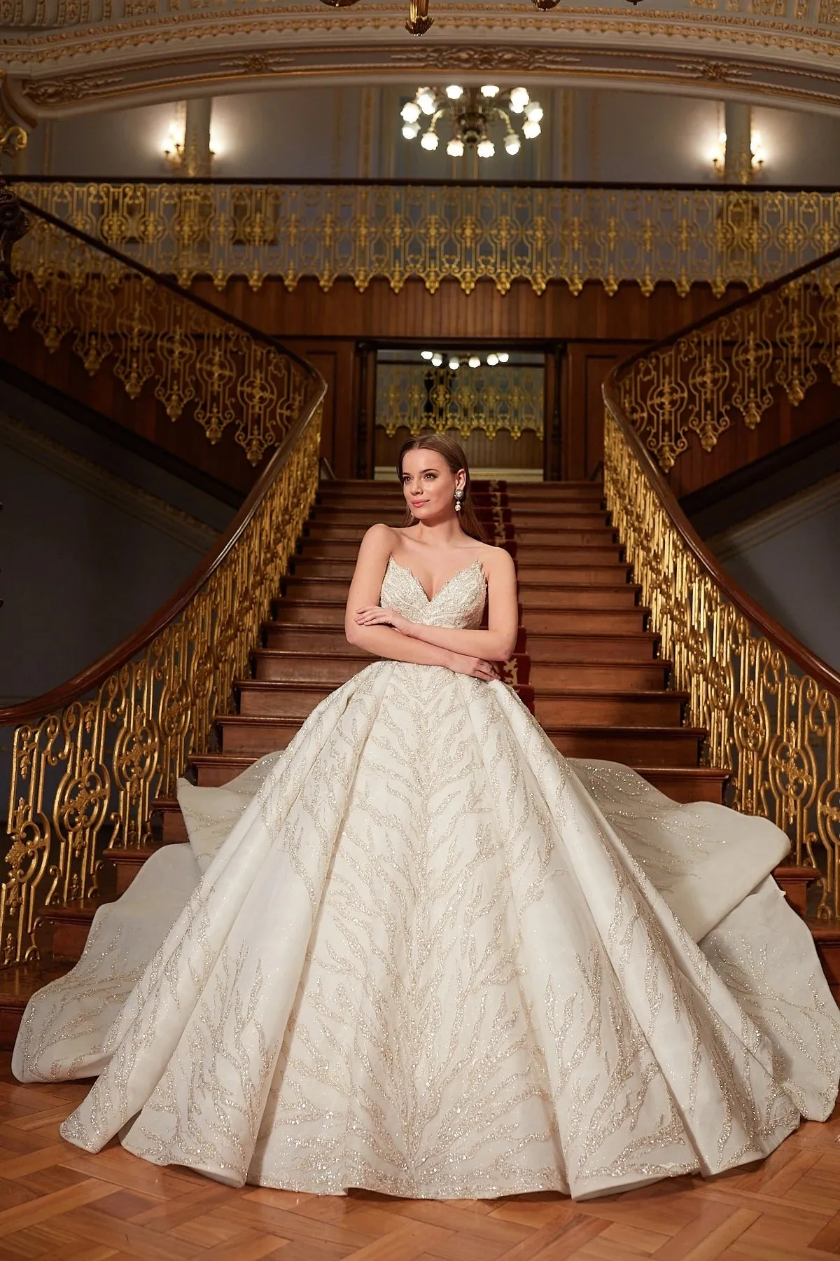 Sparkling Off-White Bridal Gown Dress for Wedding Day