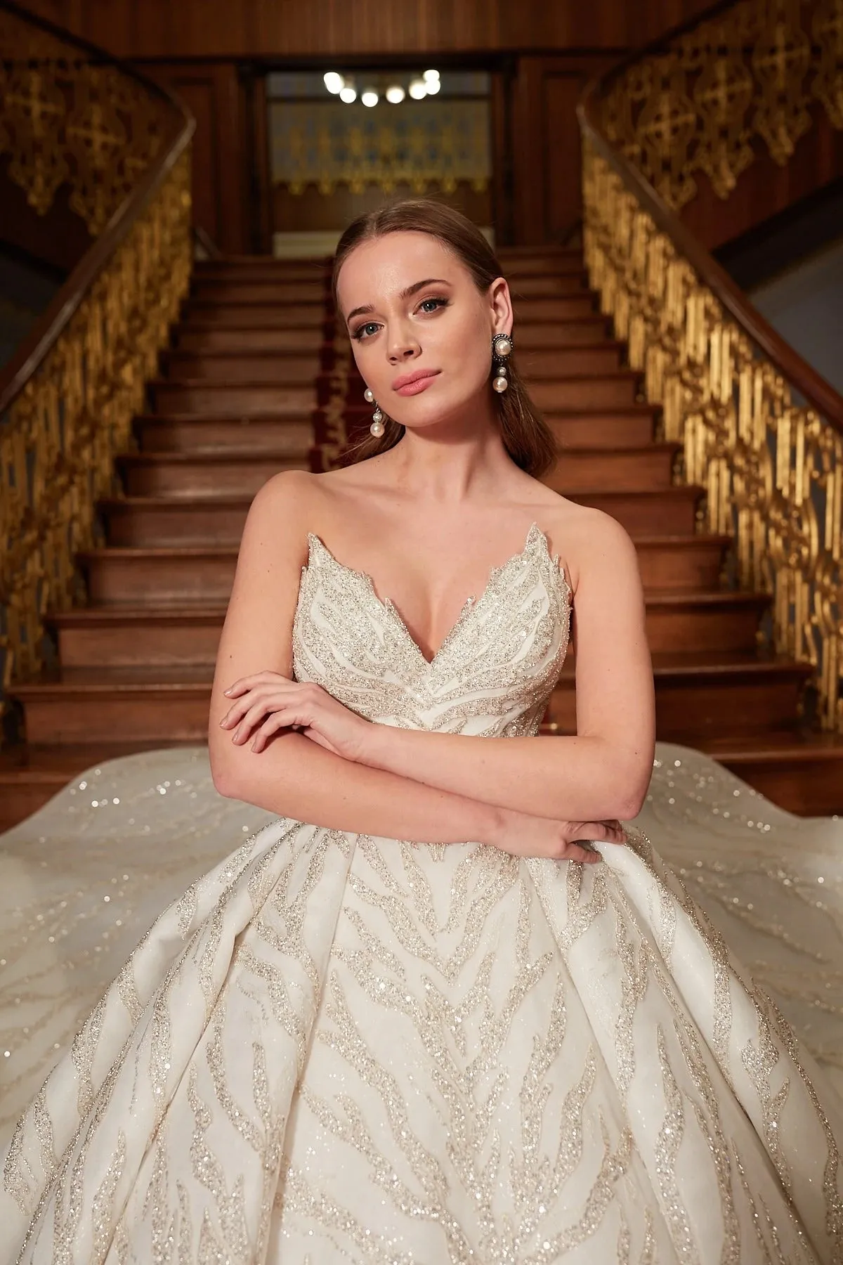 Sparkling Off-White Bridal Gown Dress for Wedding Day